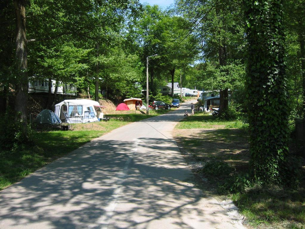 Camping Le Canada-Insolite Chiny Exteriör bild